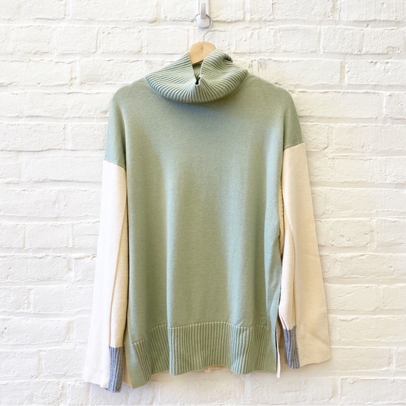 COS || Merino Contrast Knit Oversized Pullover Turtleneck Sweater Green Cream S - Picture 1 of 8